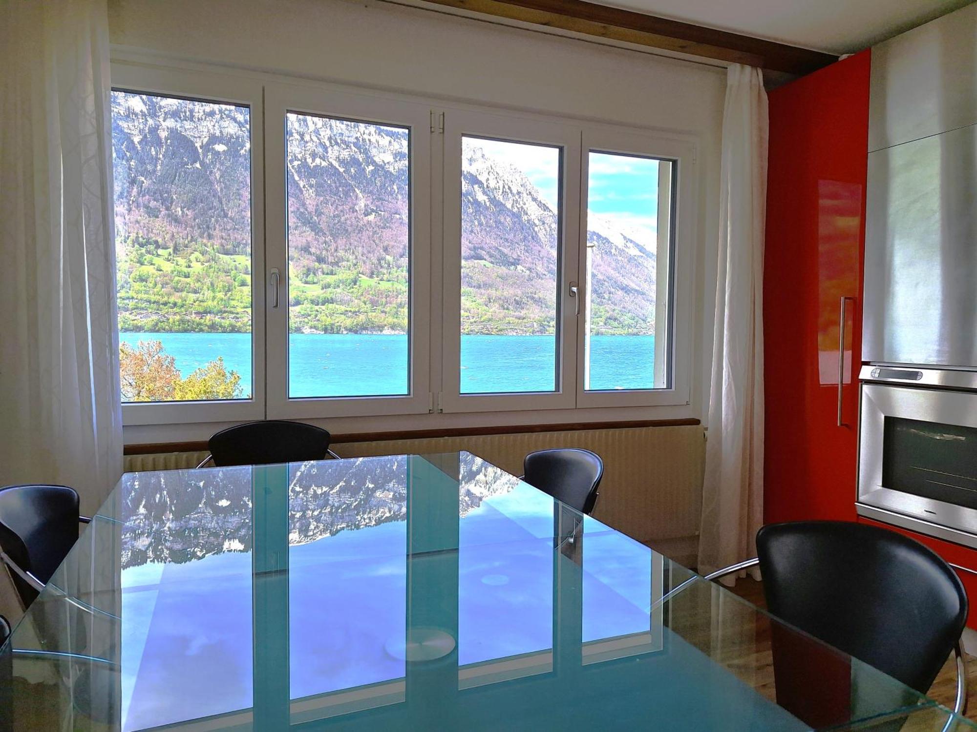 Lake House Bönigen Екстериор снимка