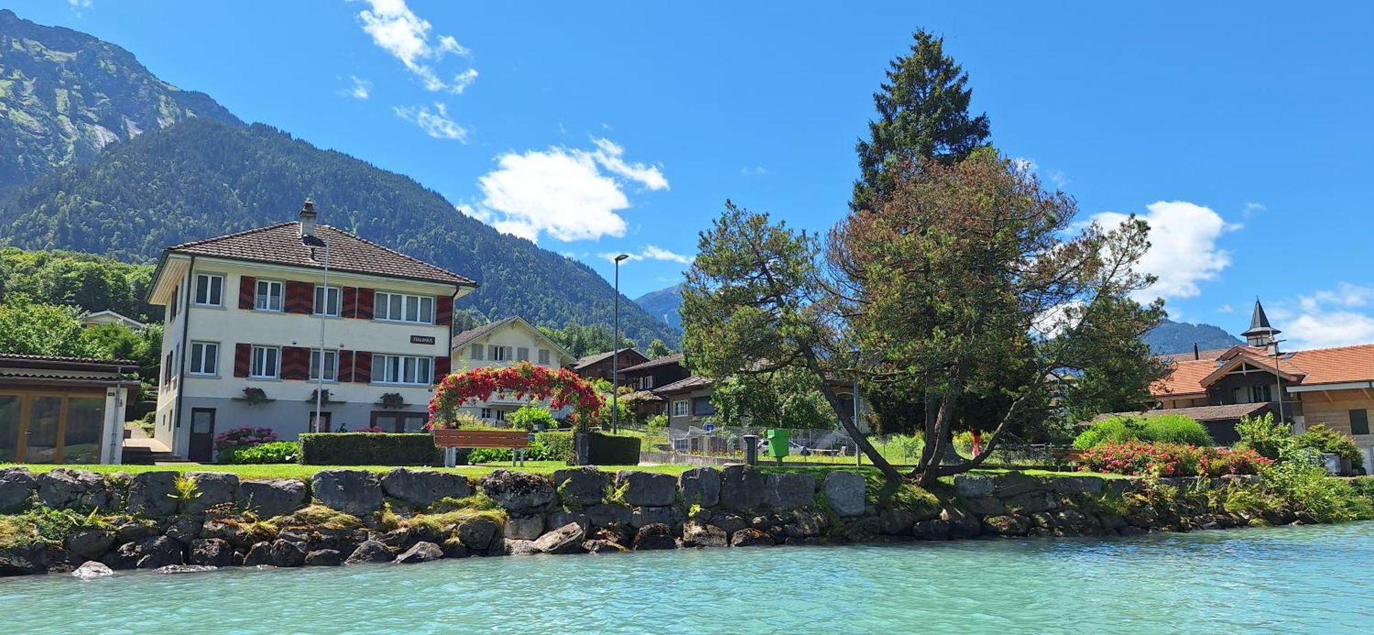 Lake House Bönigen Екстериор снимка