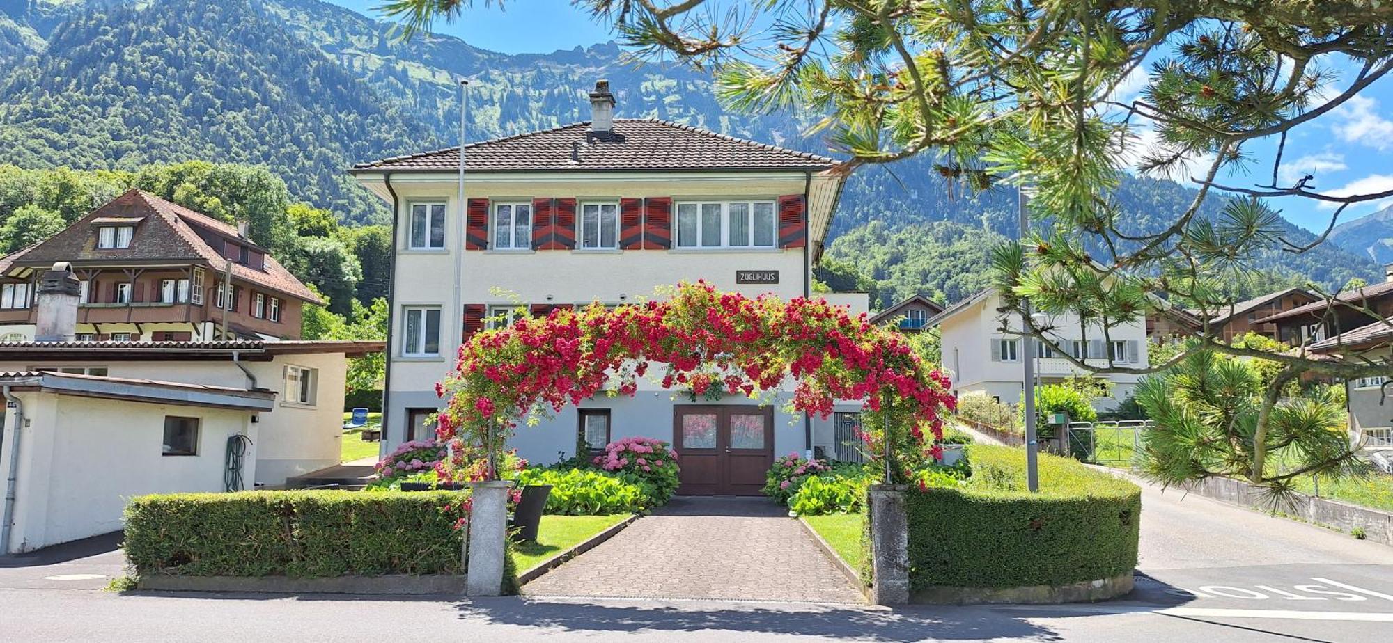 Lake House Bönigen Екстериор снимка